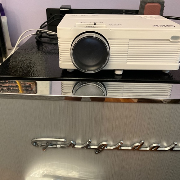 Projector - Picture 2 of 5